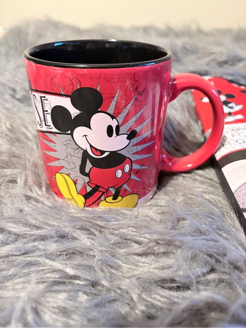 Disney Mickey Mouse Red Kitchen Set - Mug, Oven Mitt & Drying Mat - Picture 5 of 7